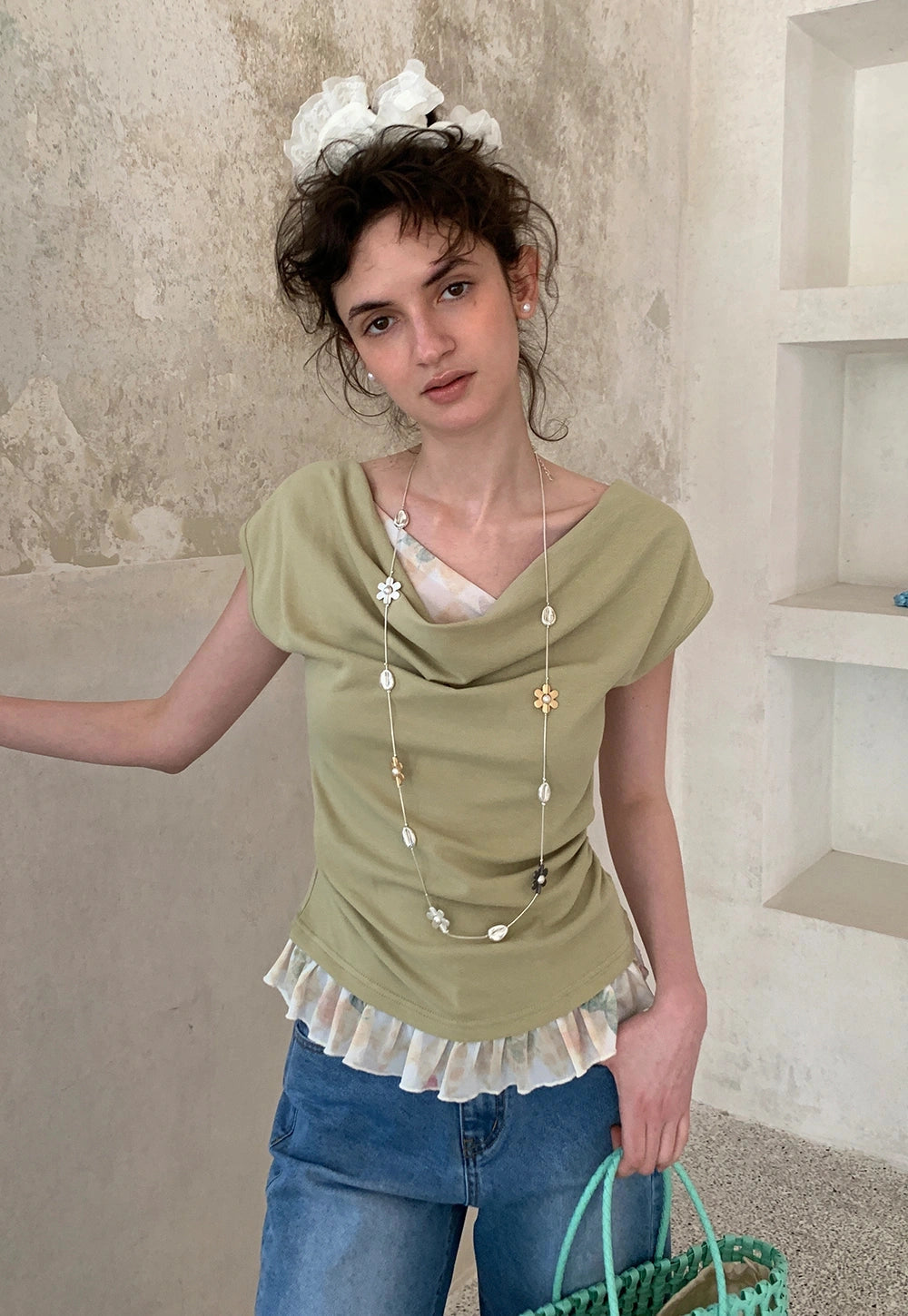Butterfly Accent and Ruffled Tişört
