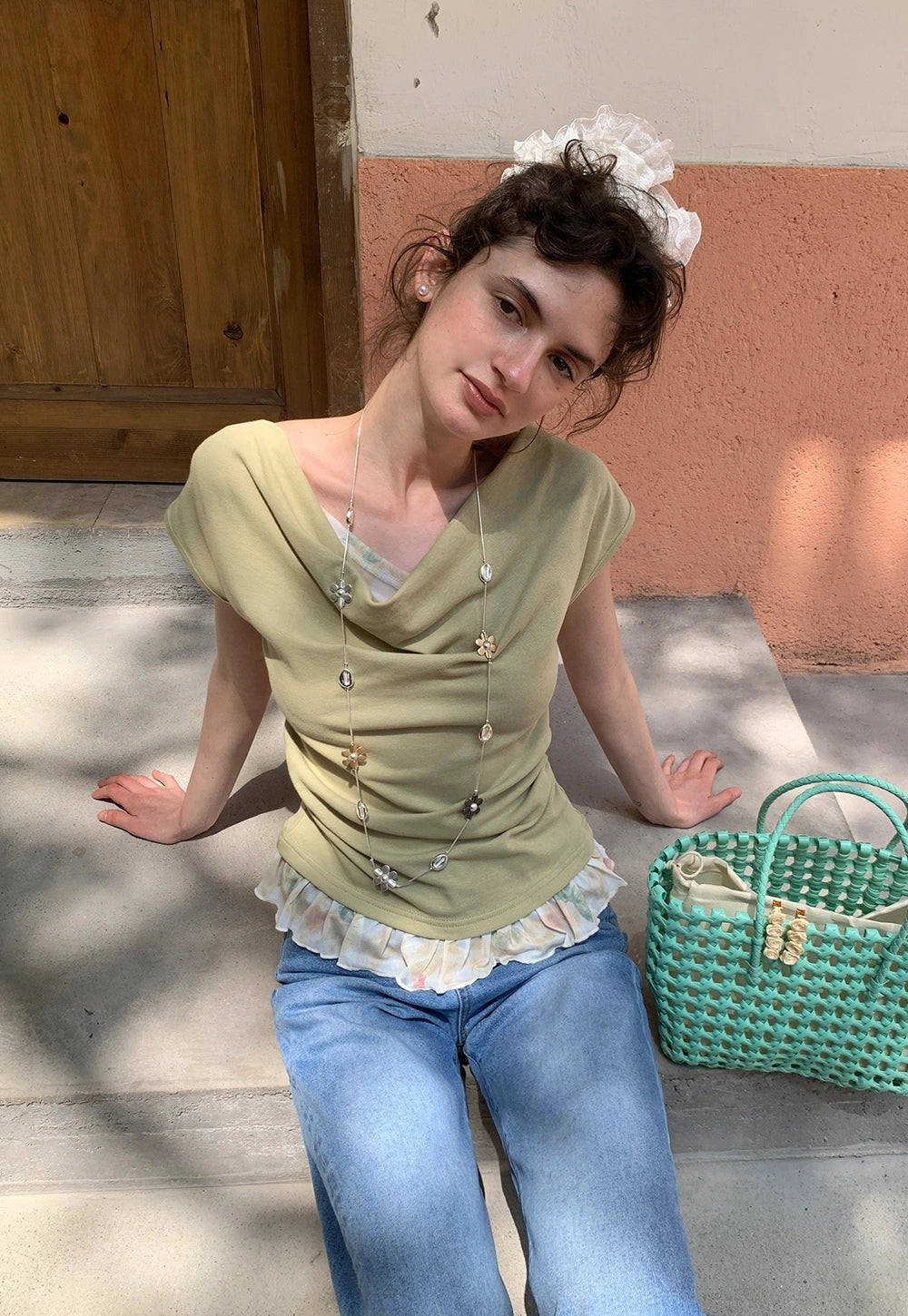 Butterfly Accent and Ruffled Tişört