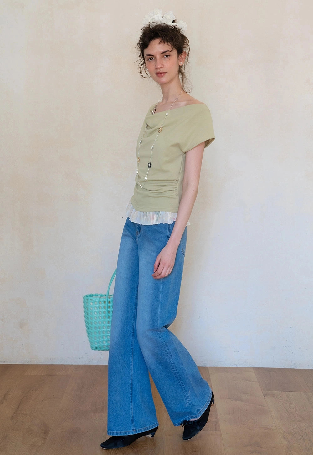 Butterfly Accent and Ruffled Tişört