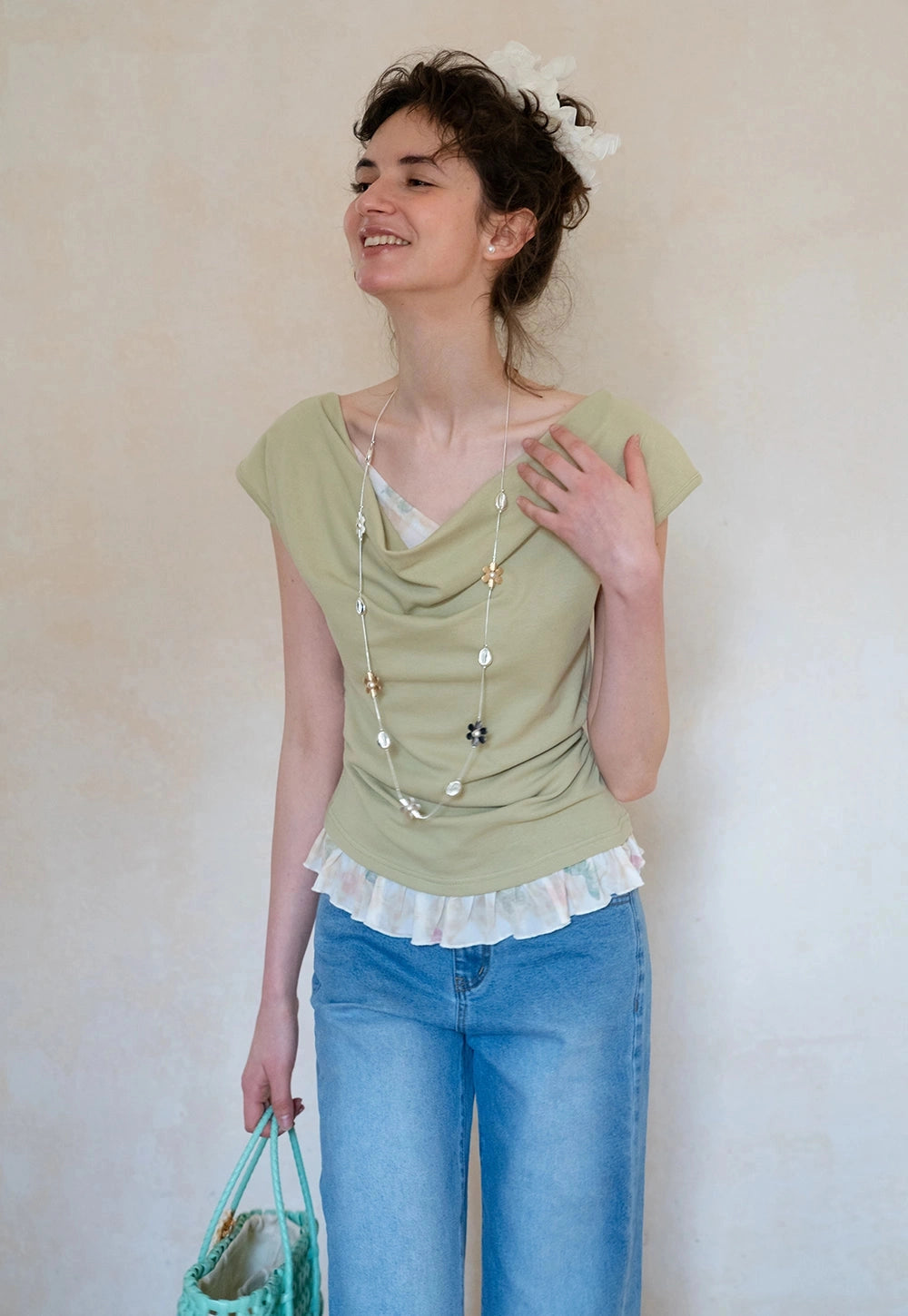 Butterfly Accent and Ruffled Tişört