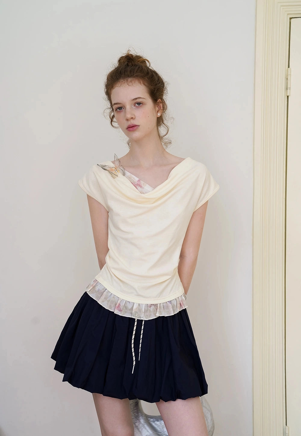 Butterfly Accent and Ruffled Tişört