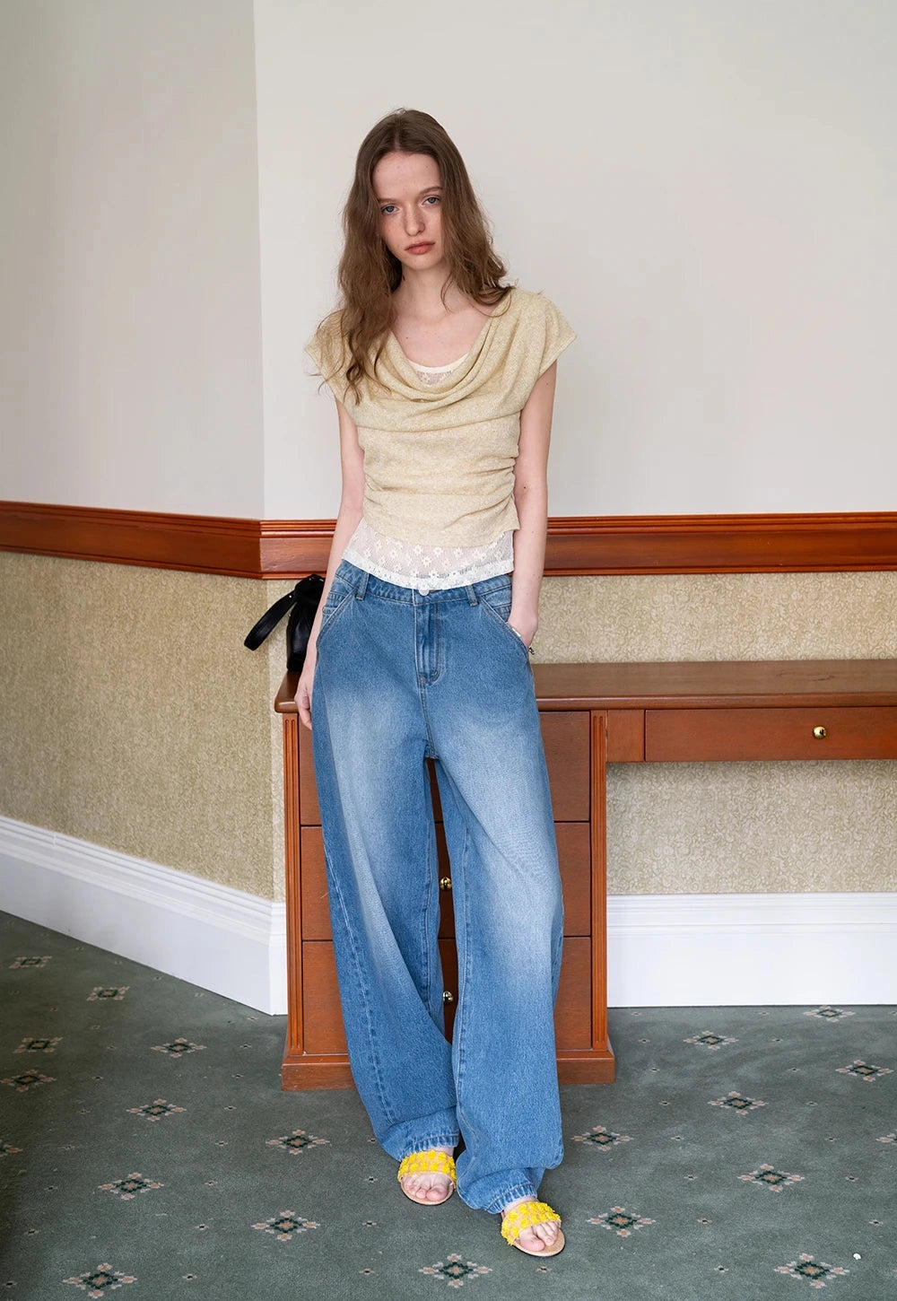 Drape Neck Knit Lace Trim Tişört