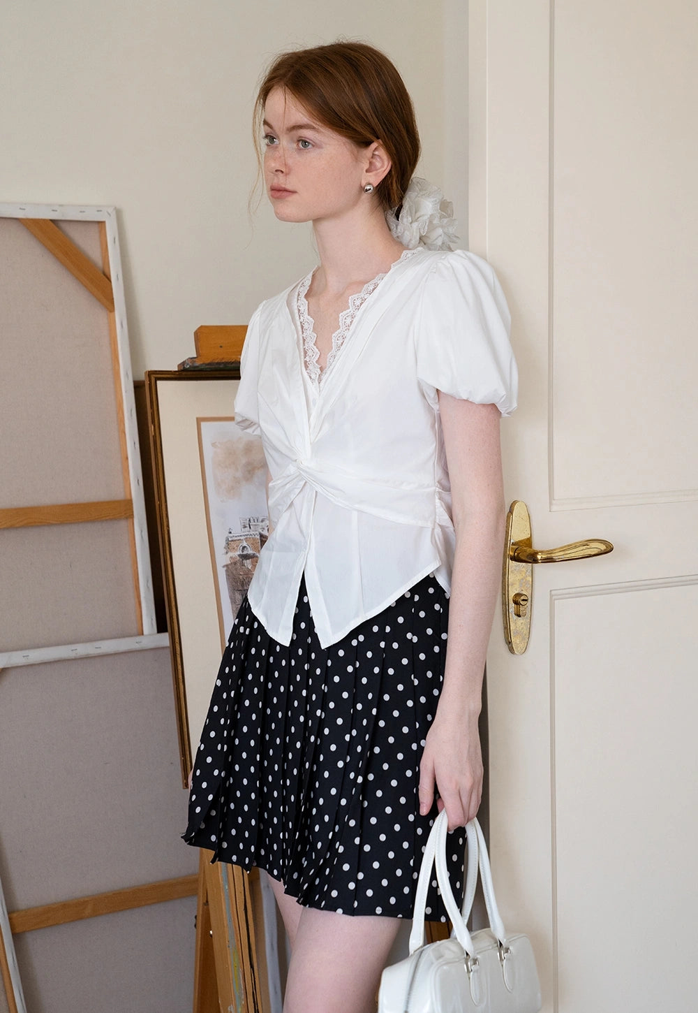 Lace V-Neck Puff Sleeve Tişört