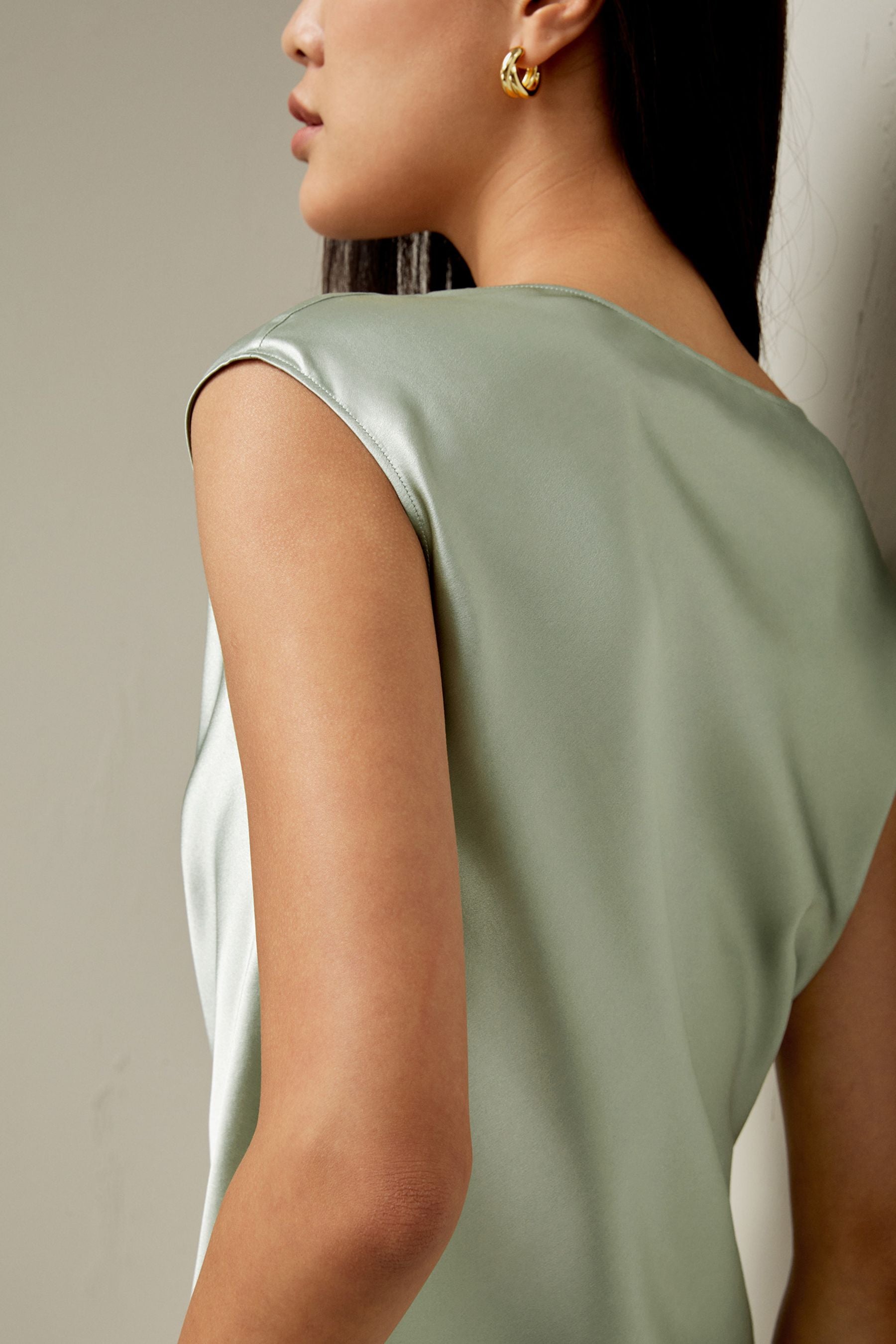 Silk Charmeuse Cowl Neck Tişört