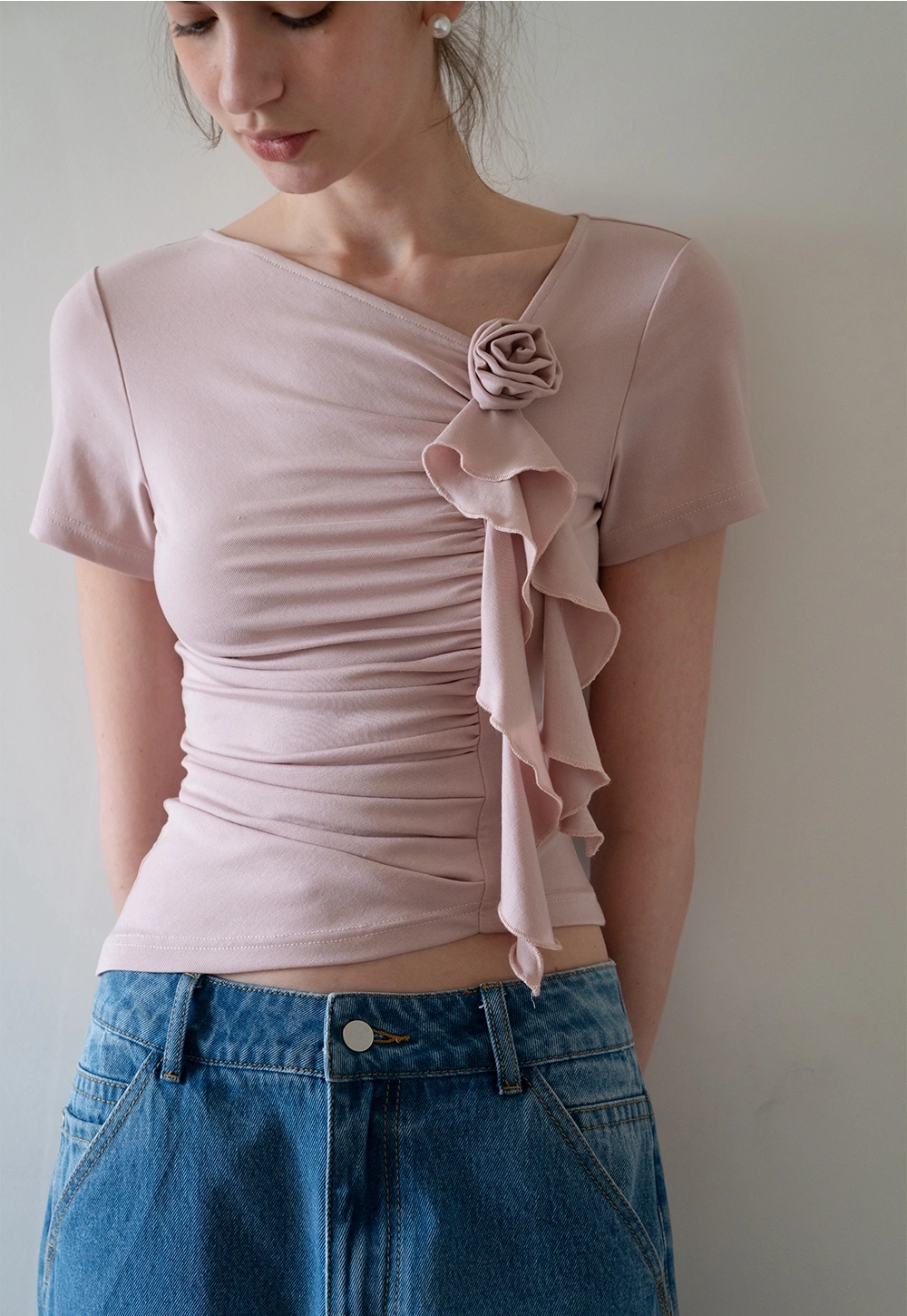 Ruched Ruffle Flower Tişört