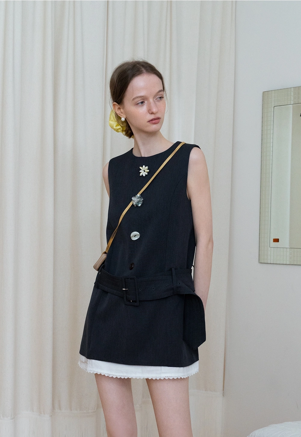 Embellished Sleeveless Belted Mini Elbise