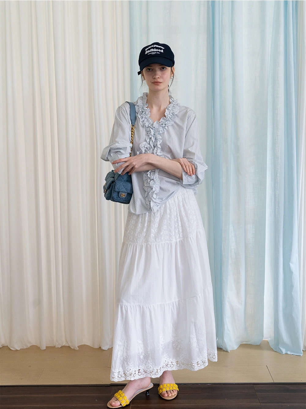 Striped Ruffle-Front Long-Sleeve V-Neck Bluz