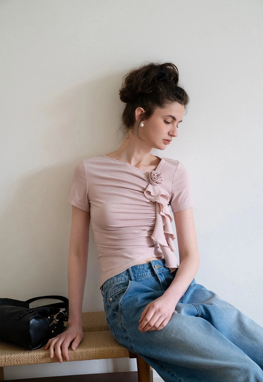 Ruched Ruffle Flower Tişört