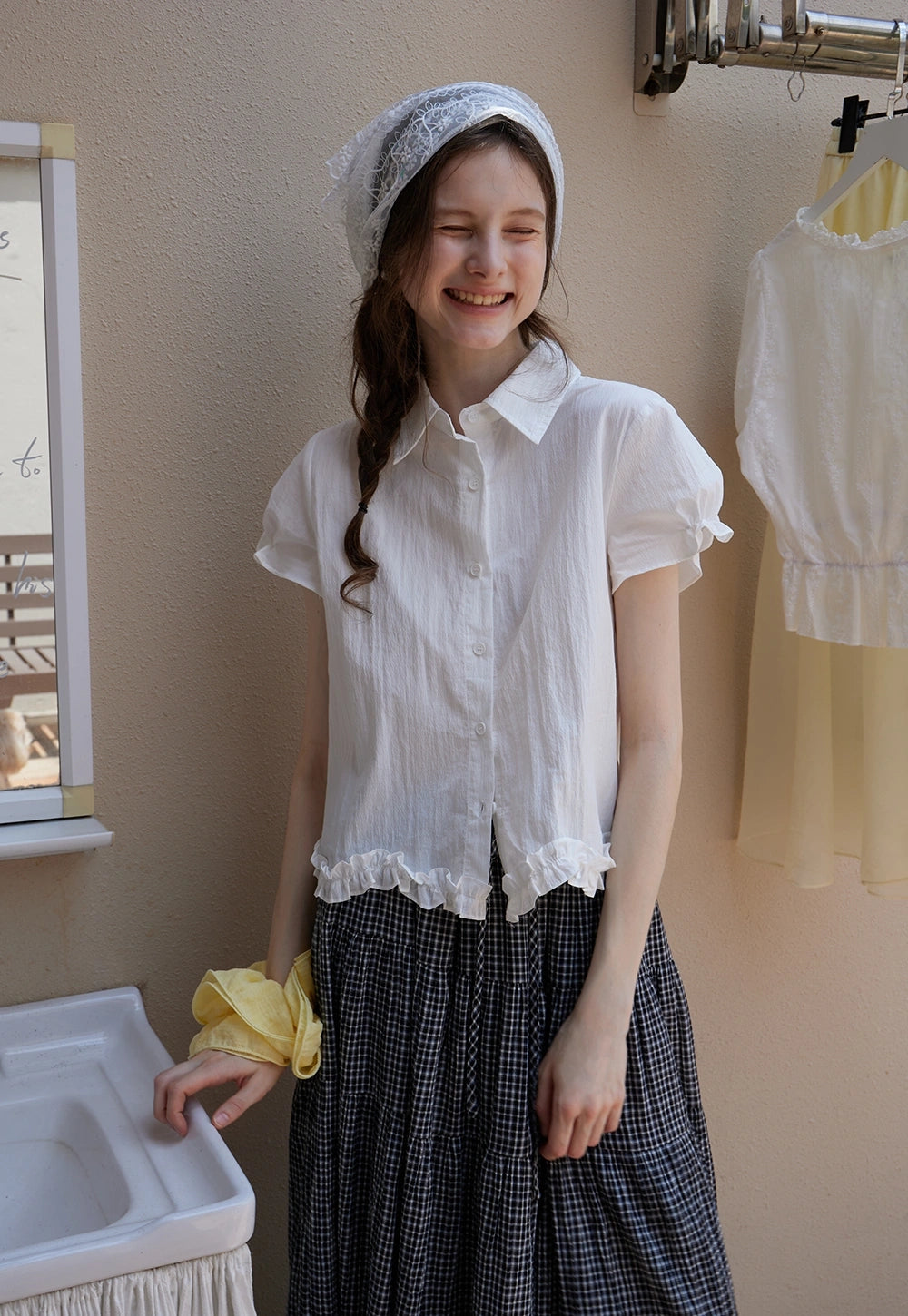 Lightweight Ruffle Trim Short Sleeve Gömlek