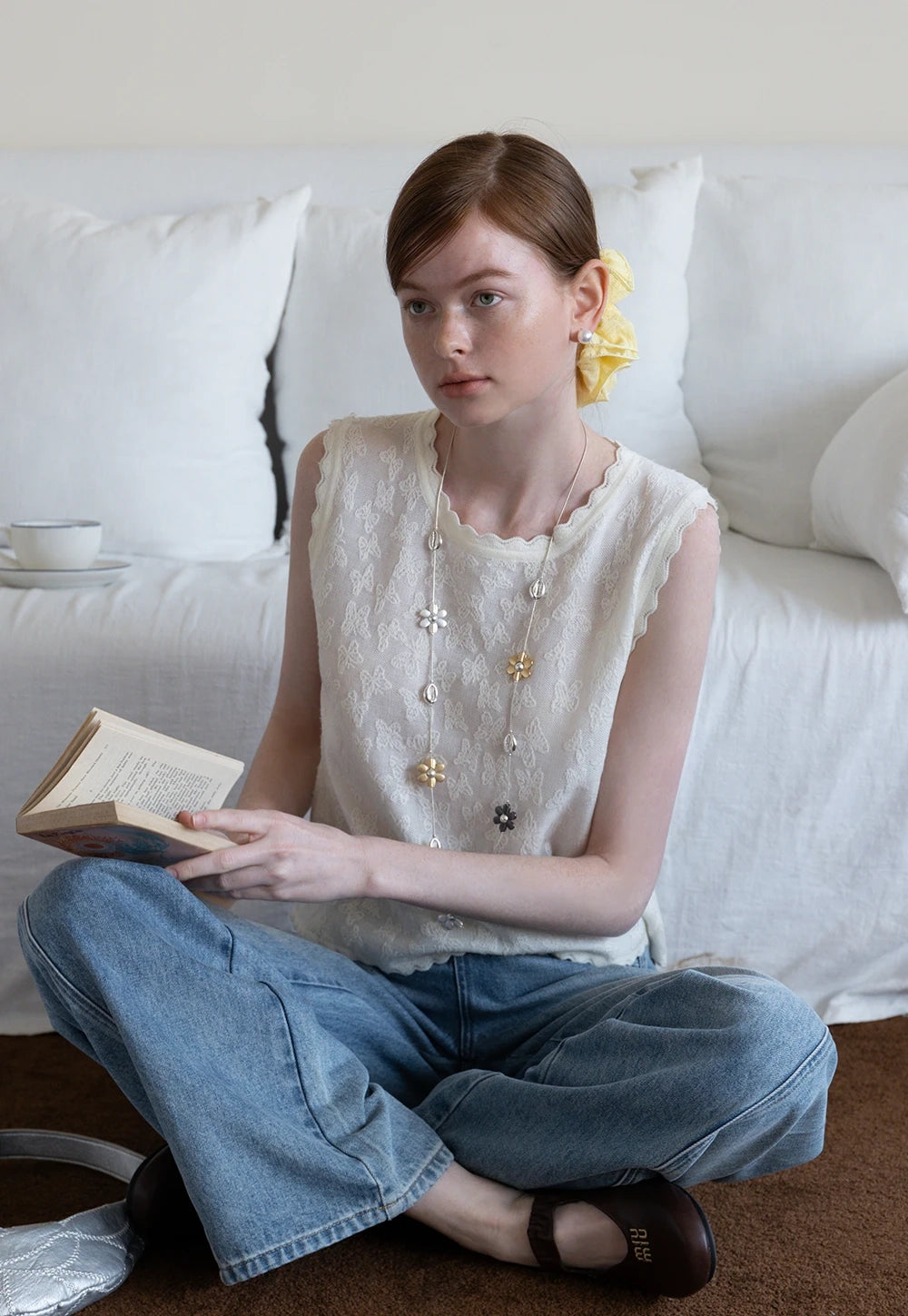 Sleeveless Scalloped Trim Tişört
