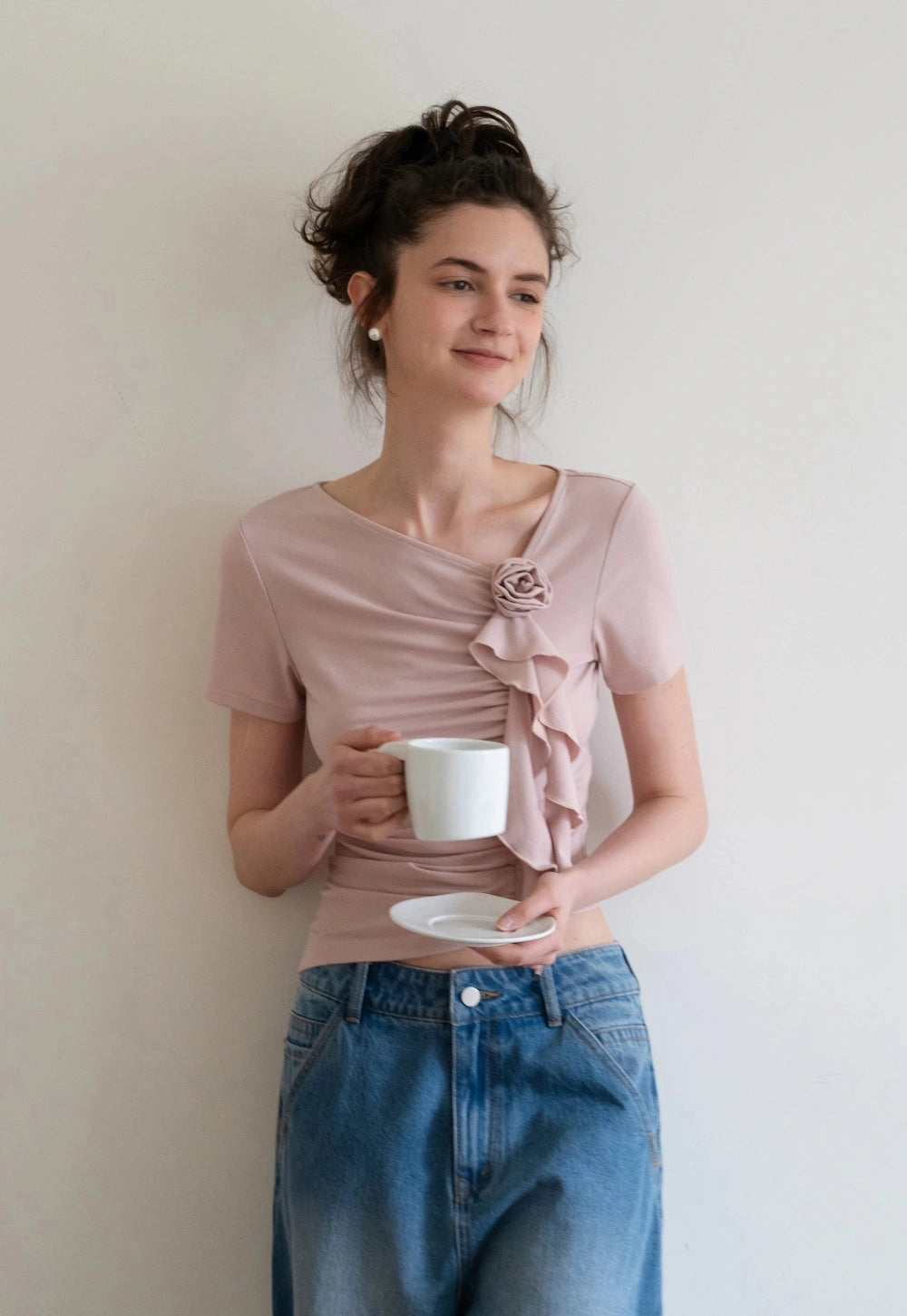 Ruched Ruffle Flower Tişört
